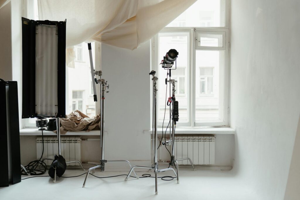 Softboxy vs parasole fotograficzne: Kiedy warto je wybrać?